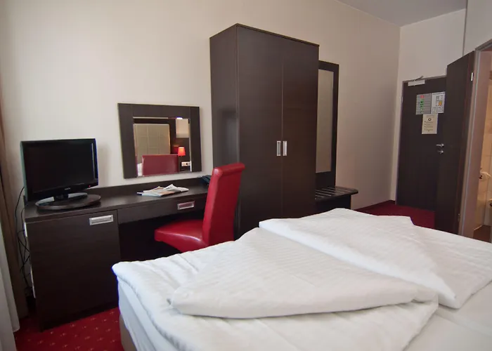 Savoy Hotel 3*